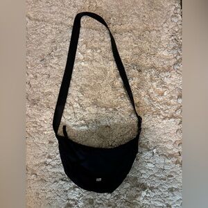 White Fox Boutique Bestie Crossbody Canvas Bag Black